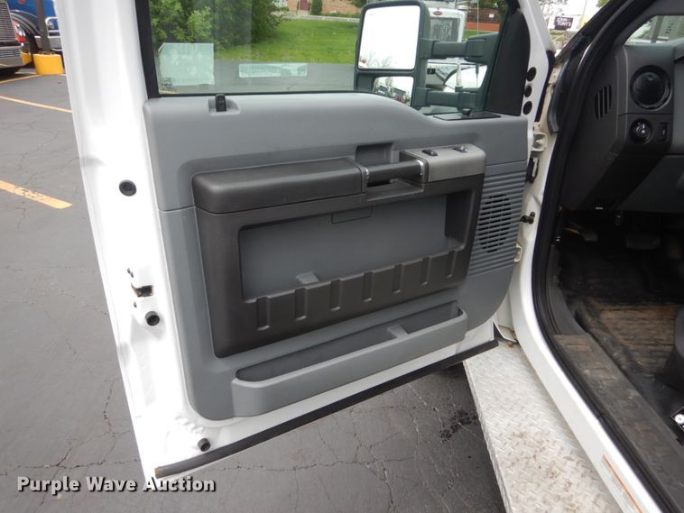 image for item GW9964 2013 Ford F550 Super Duty  service truck