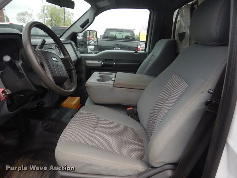 image for item GW9964 2013 Ford F550 Super Duty  service truck