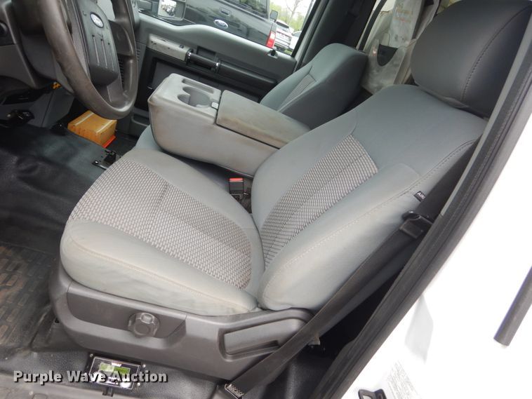 image for item GW9964 2013 Ford F550 Super Duty  service truck