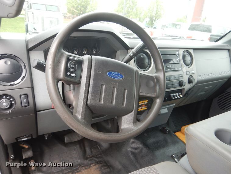 image for item GW9964 2013 Ford F550 Super Duty  service truck