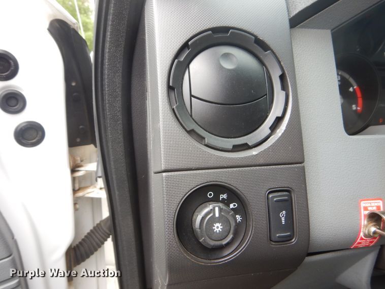 image for item GW9964 2013 Ford F550 Super Duty  service truck