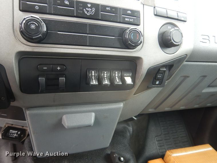 image for item GW9964 2013 Ford F550 Super Duty  service truck