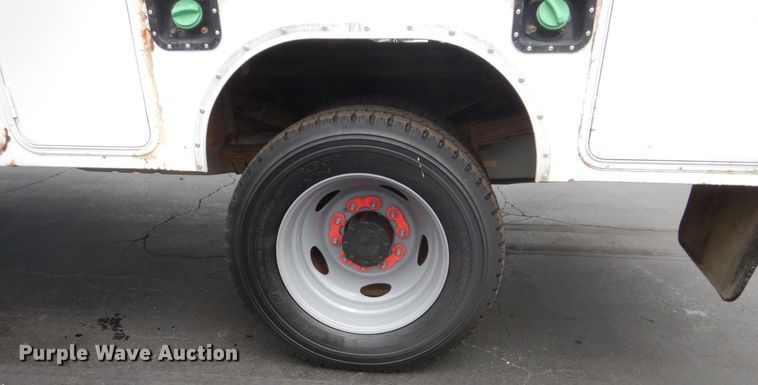 image for item GW9964 2013 Ford F550 Super Duty  service truck