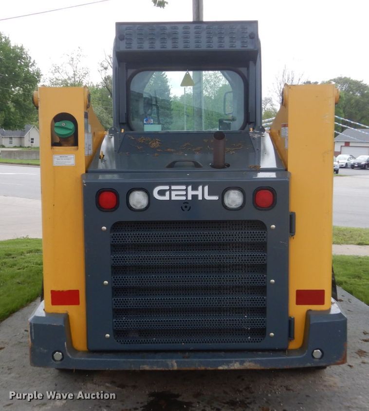 image for item GW9967 2015 Gehl R220  skid steer loader
