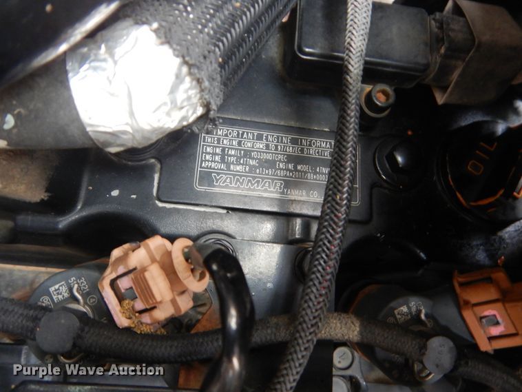 image for item GW9967 2015 Gehl R220  skid steer loader