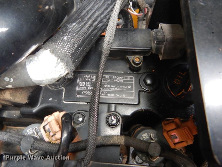 image for item GW9967 2015 Gehl R220  skid steer loader