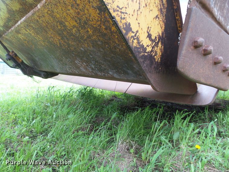 image for item GX9071 Caterpillar 80  pull type scraper