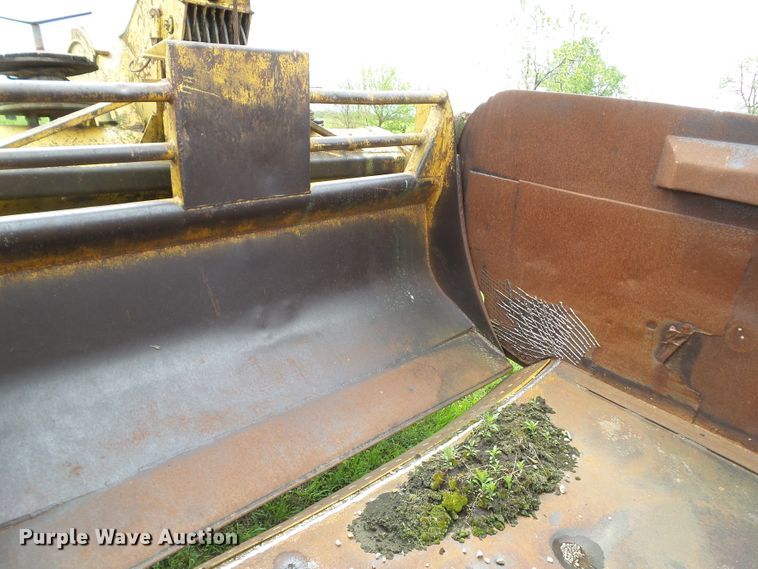 image for item GX9071 Caterpillar 80  pull type scraper