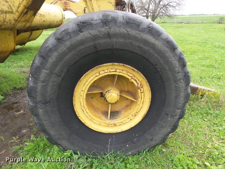 image for item GX9071 Caterpillar 80  pull type scraper