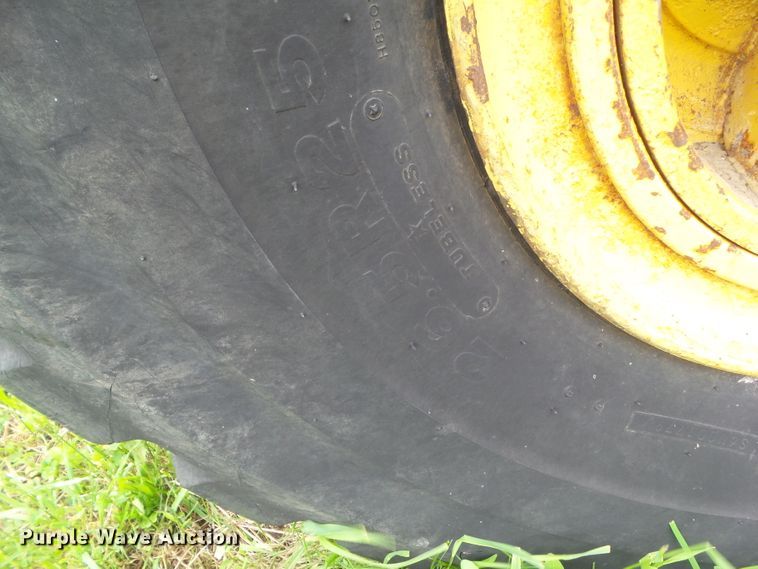 image for item GX9071 Caterpillar 80  pull type scraper