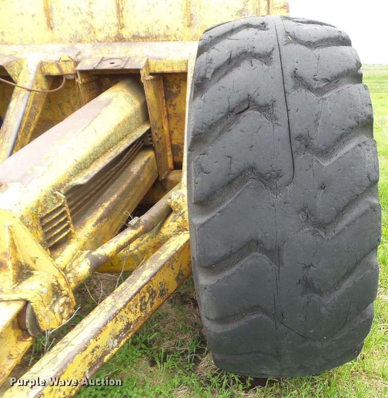 image for item GX9071 Caterpillar 80  pull type scraper