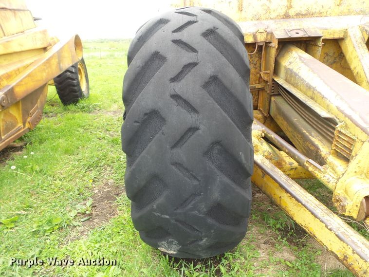 image for item GX9071 Caterpillar 80  pull type scraper