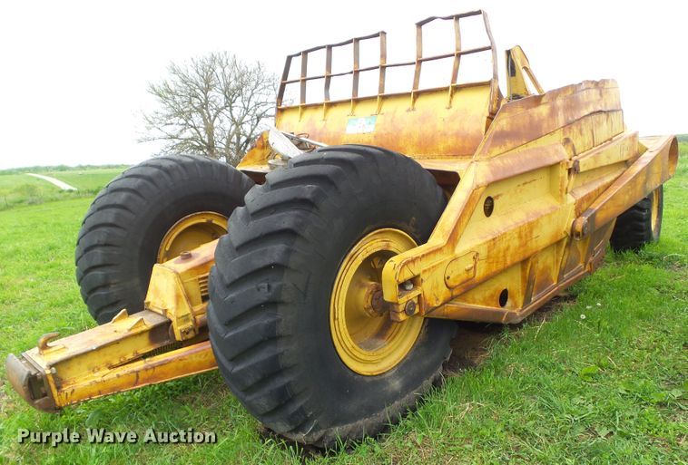 image for item GX9072 Caterpillar 5W30  pull type scraper