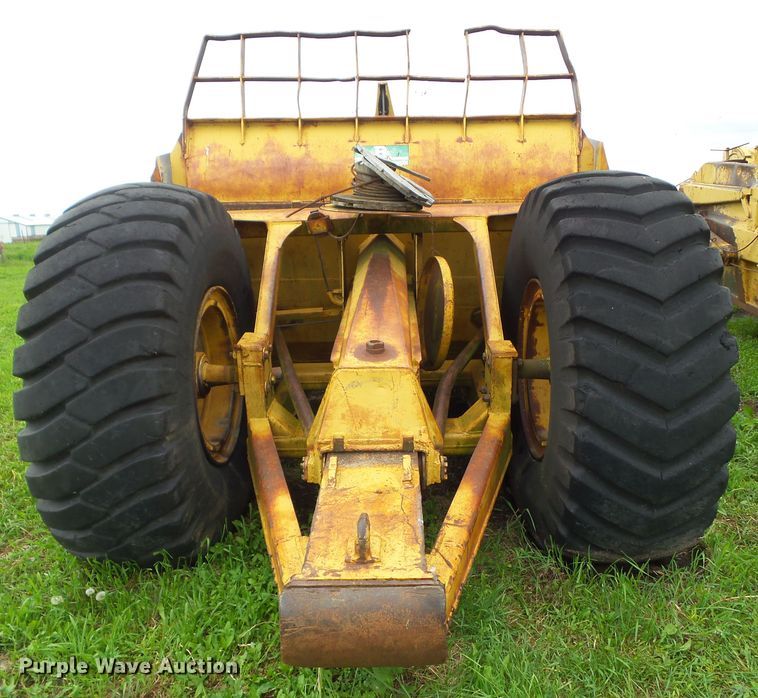 image for item GX9072 Caterpillar 5W30  pull type scraper