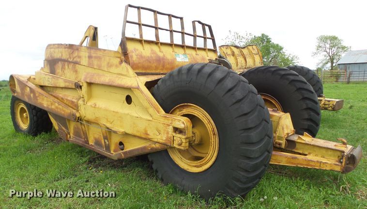 image for item GX9072 Caterpillar 5W30  pull type scraper