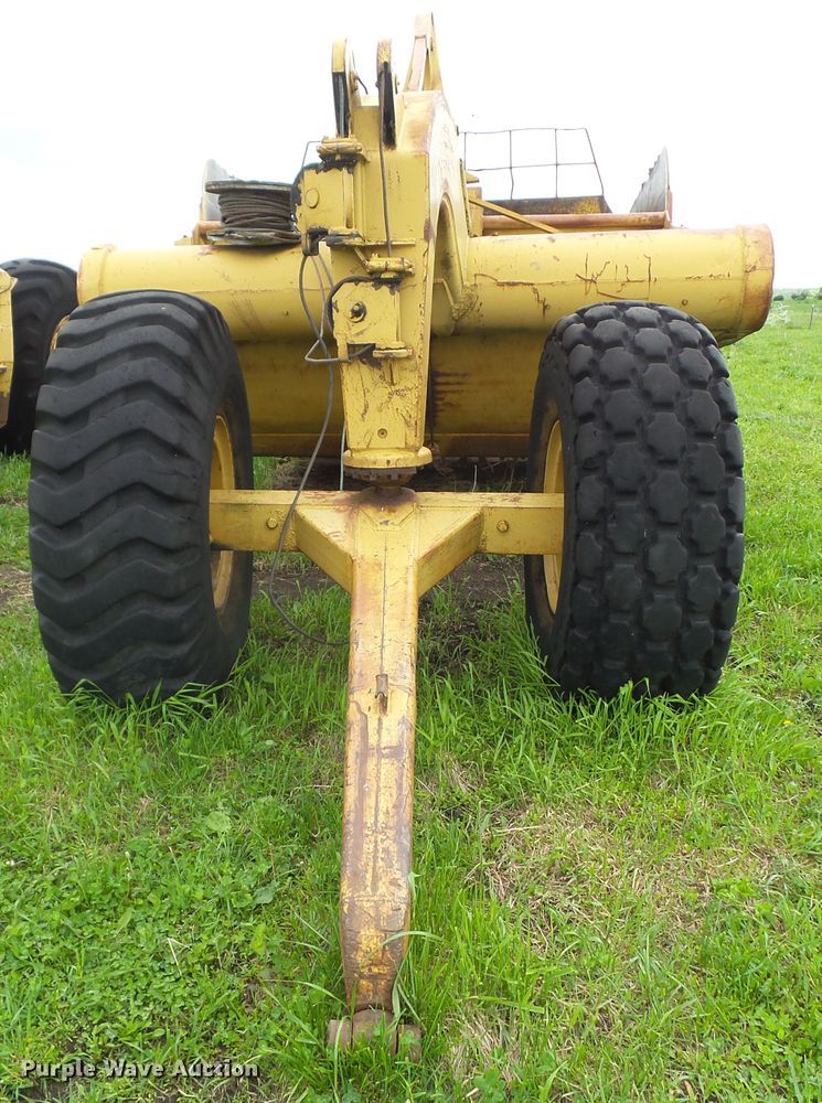 image for item GX9072 Caterpillar 5W30  pull type scraper