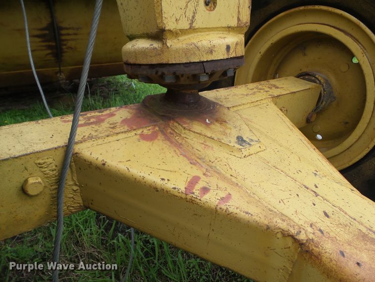 image for item GX9072 Caterpillar 5W30  pull type scraper