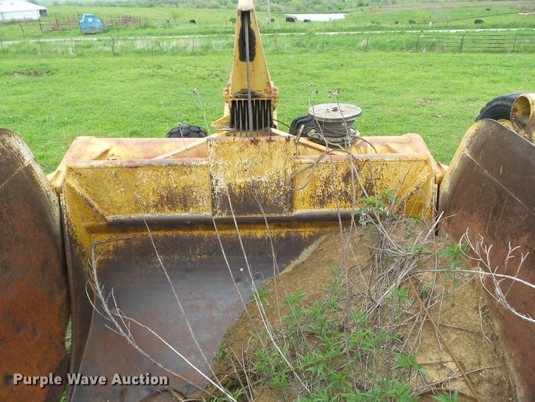 image for item GX9072 Caterpillar 5W30  pull type scraper