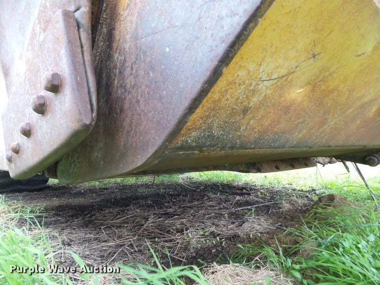 image for item GX9072 Caterpillar 5W30  pull type scraper