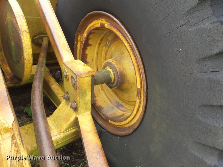 image for item GX9072 Caterpillar 5W30  pull type scraper