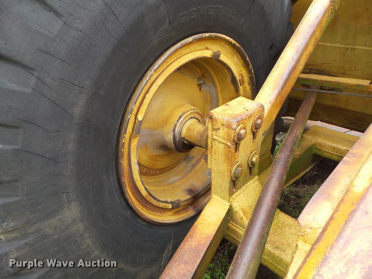 image for item GX9072 Caterpillar 5W30  pull type scraper