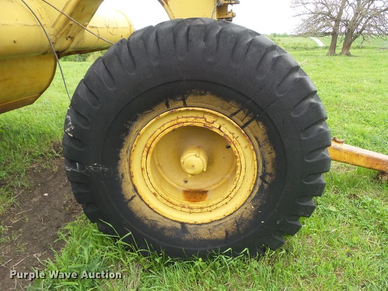 image for item GX9072 Caterpillar 5W30  pull type scraper