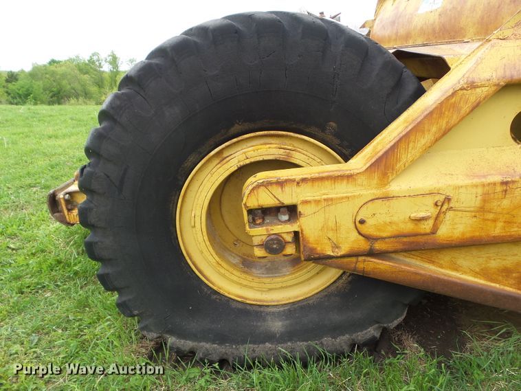 image for item GX9072 Caterpillar 5W30  pull type scraper