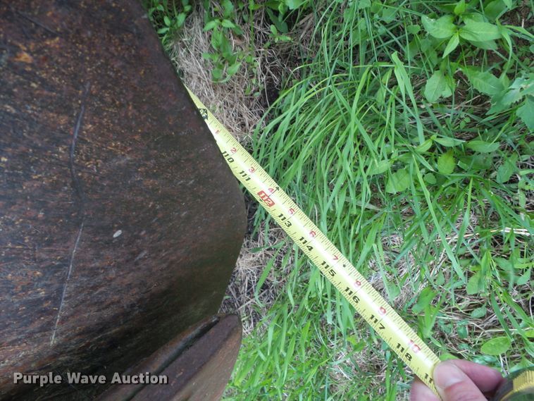 image for item GX9072 Caterpillar 5W30  pull type scraper