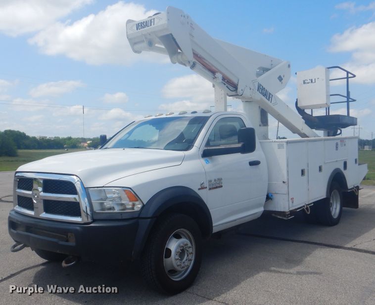 image for item GY9885 2014 Dodge Ram 5500  bucket truck