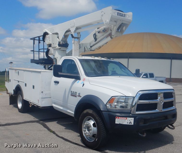 image for item GY9885 2014 Dodge Ram 5500  bucket truck