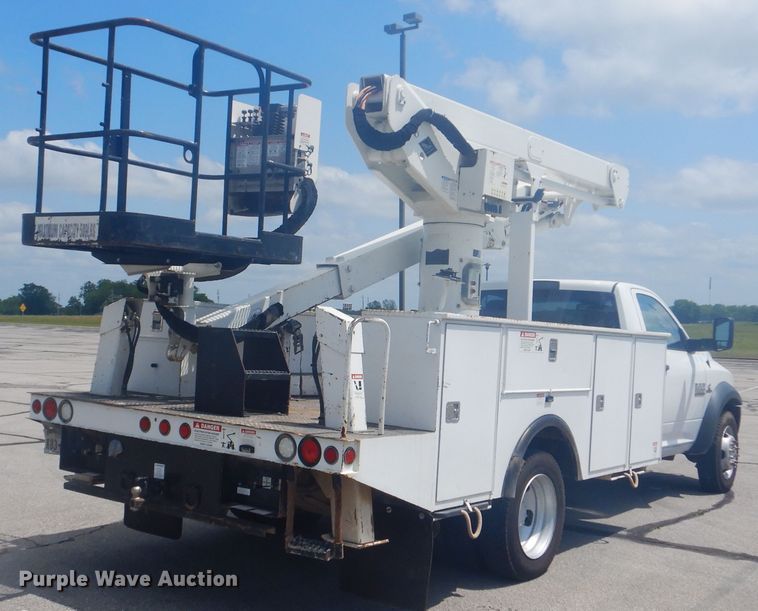 image for item GY9885 2014 Dodge Ram 5500  bucket truck