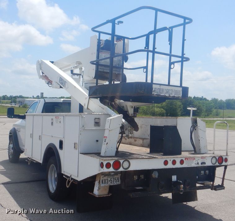 image for item GY9885 2014 Dodge Ram 5500  bucket truck