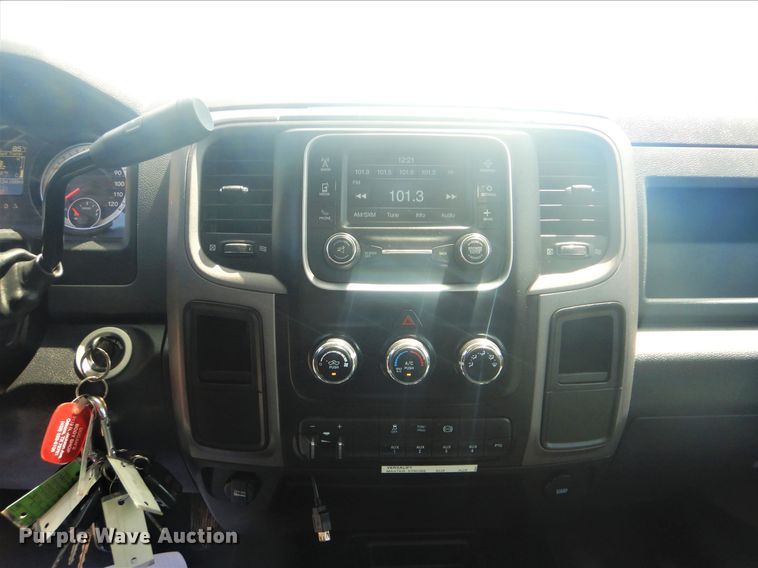 image for item GY9885 2014 Dodge Ram 5500  bucket truck