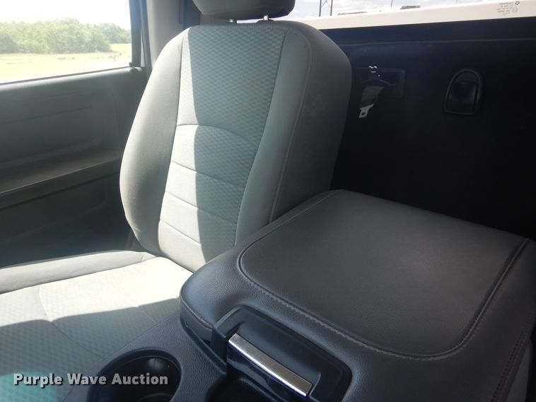 image for item GY9885 2014 Dodge Ram 5500  bucket truck