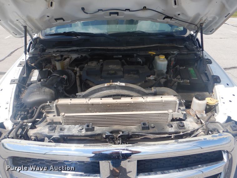 image for item GY9885 2014 Dodge Ram 5500  bucket truck