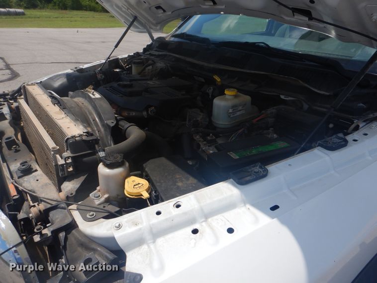 image for item GY9885 2014 Dodge Ram 5500  bucket truck