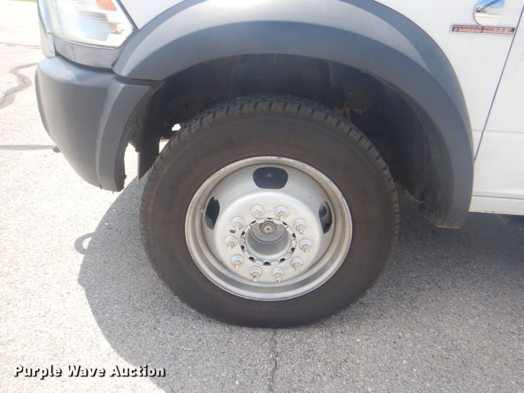 image for item GY9885 2014 Dodge Ram 5500  bucket truck