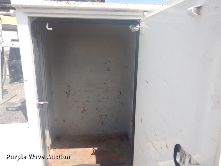 image for item GY9885 2014 Dodge Ram 5500  bucket truck