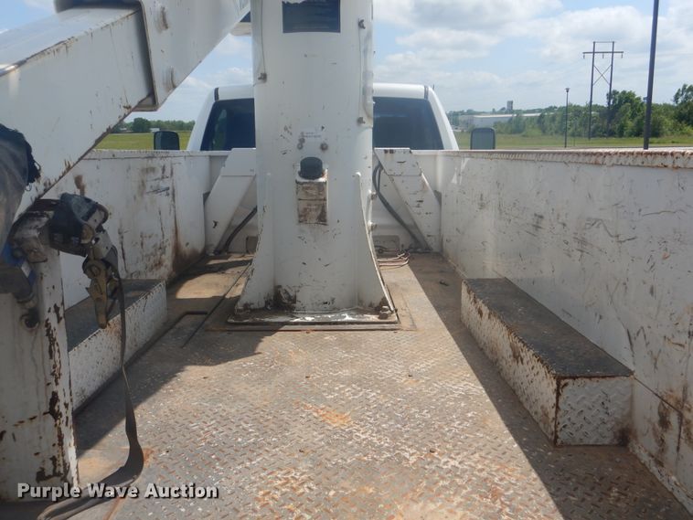 image for item GY9885 2014 Dodge Ram 5500  bucket truck