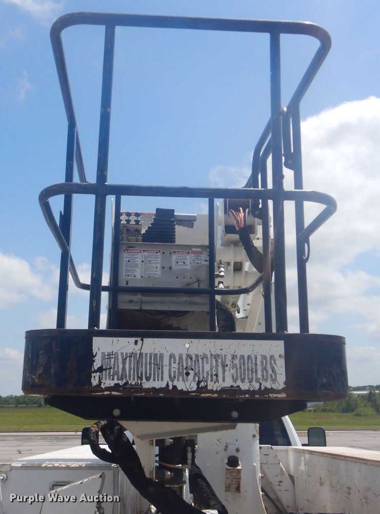 image for item GY9885 2014 Dodge Ram 5500  bucket truck