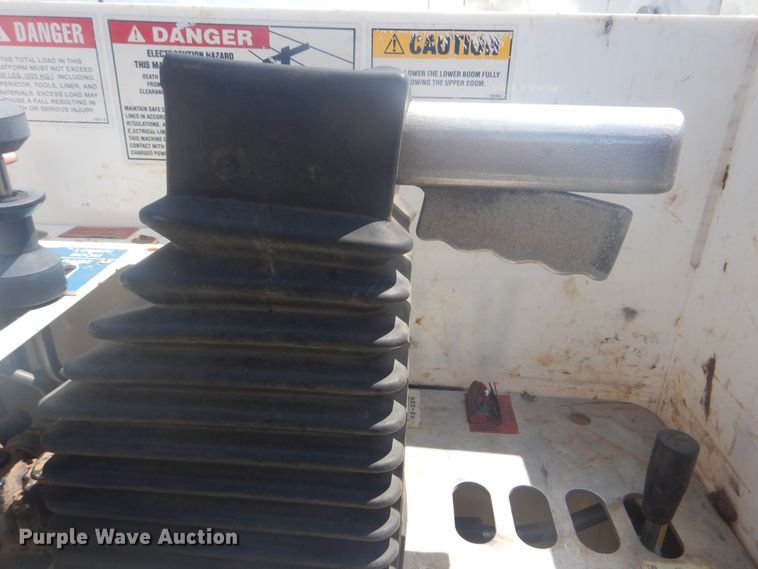 image for item GY9885 2014 Dodge Ram 5500  bucket truck