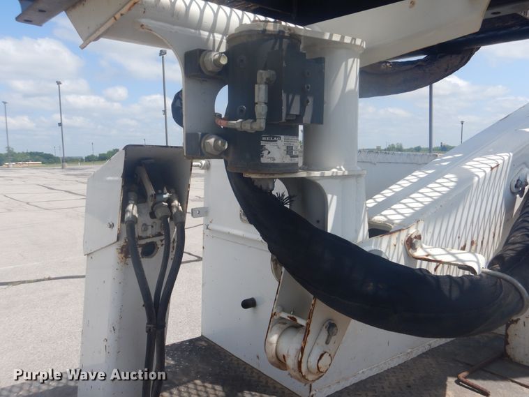 image for item GY9885 2014 Dodge Ram 5500  bucket truck