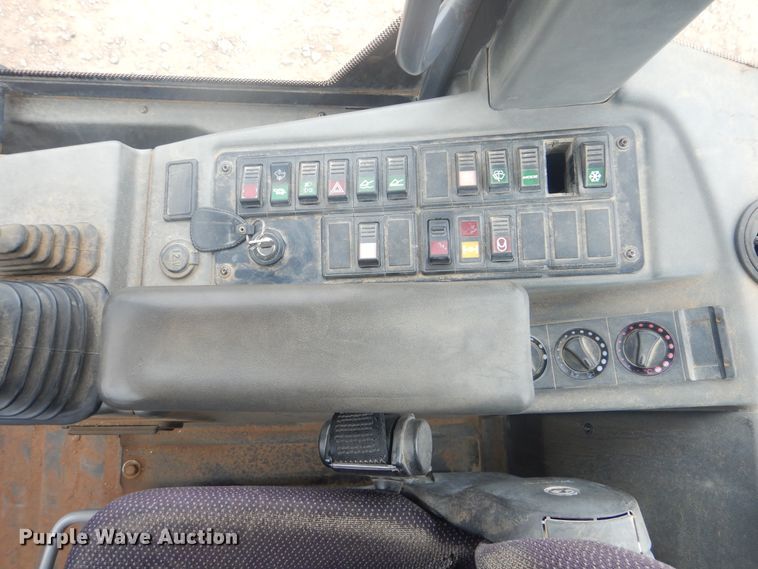 image for item GY9890 2013 John Deere 244J  wheel loader