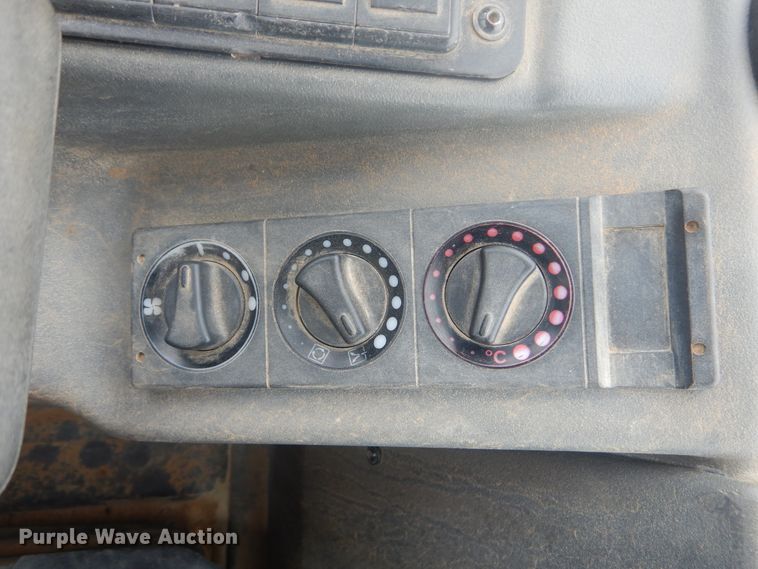 image for item GY9890 2013 John Deere 244J  wheel loader