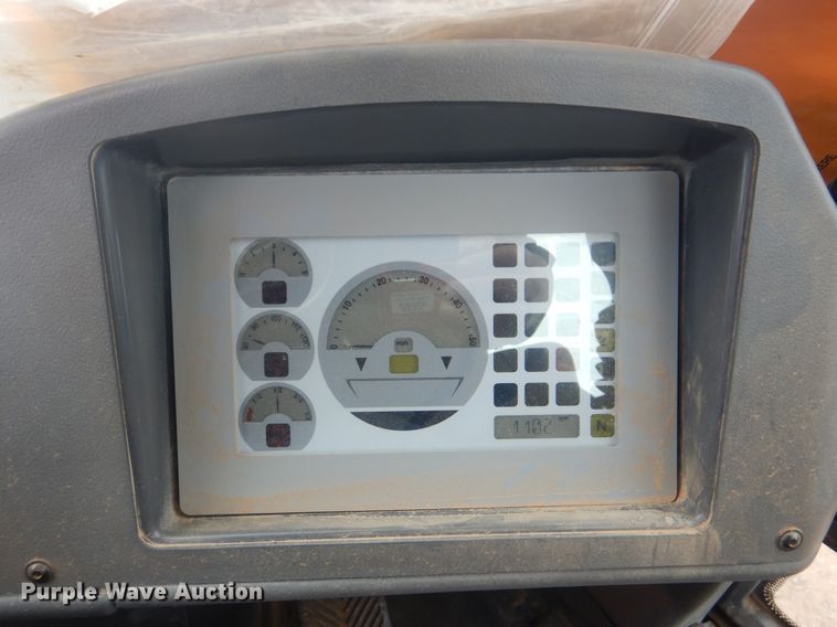 image for item GY9890 2013 John Deere 244J  wheel loader