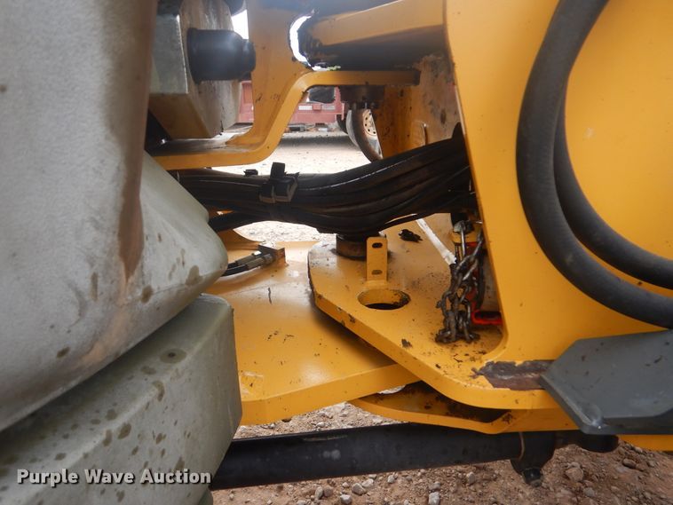 image for item GY9890 2013 John Deere 244J  wheel loader