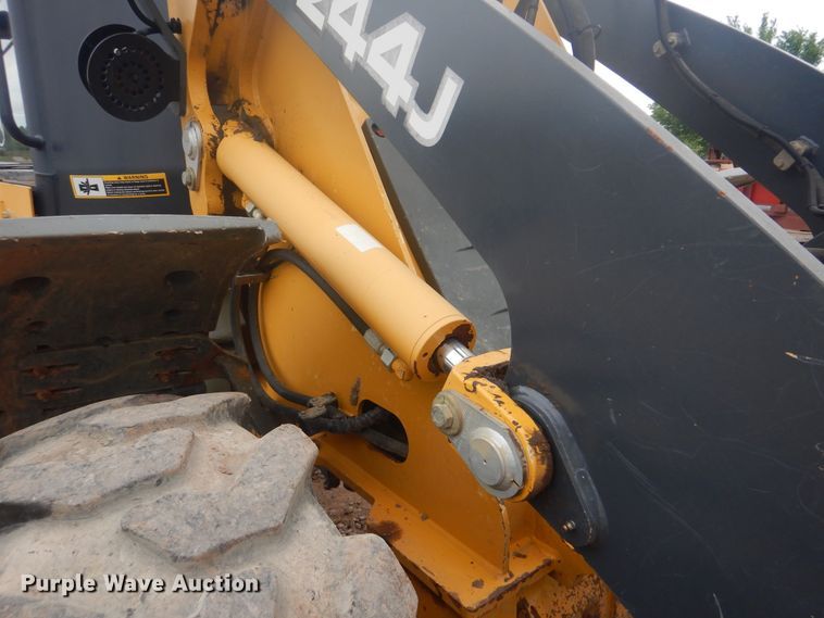 image for item GY9890 2013 John Deere 244J  wheel loader