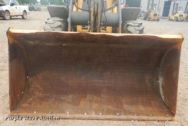 image for item GY9890 2013 John Deere 244J  wheel loader