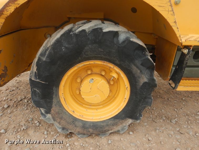image for item GY9890 2013 John Deere 244J  wheel loader