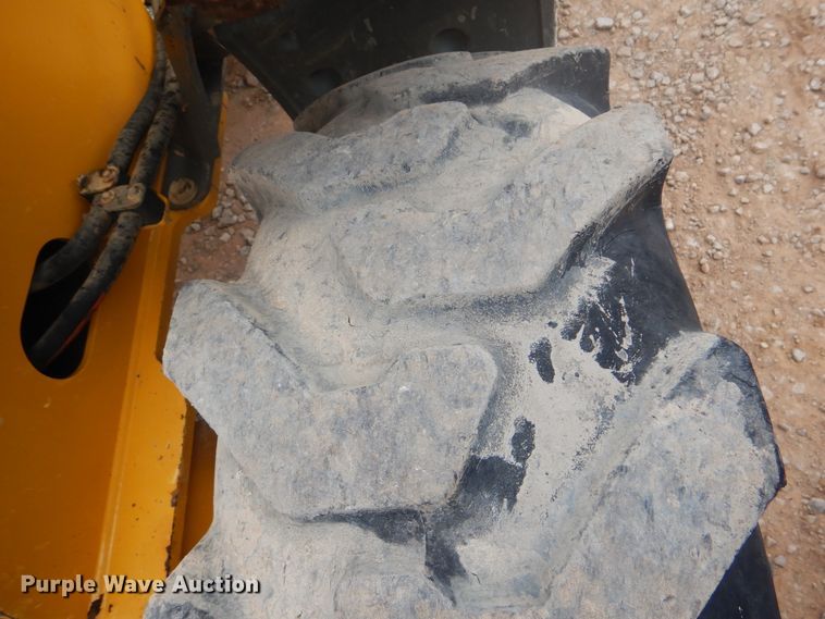 image for item GY9890 2013 John Deere 244J  wheel loader